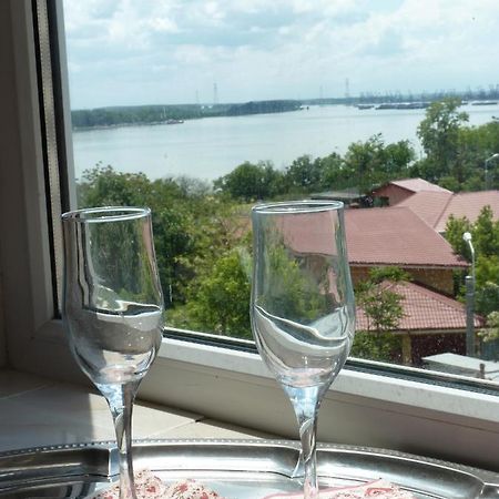 5 Apartshotel Faleza Galati Exteriör bild