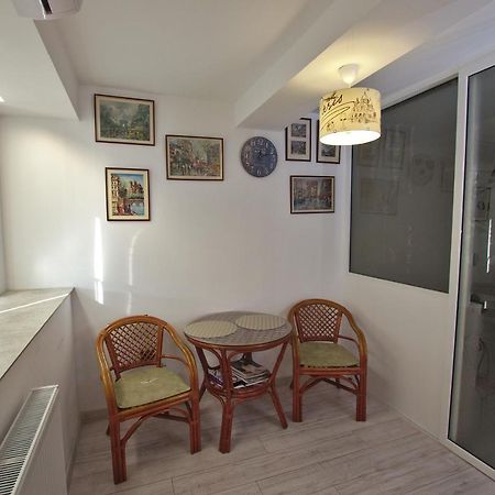 5 Apartshotel Faleza Galati Exteriör bild