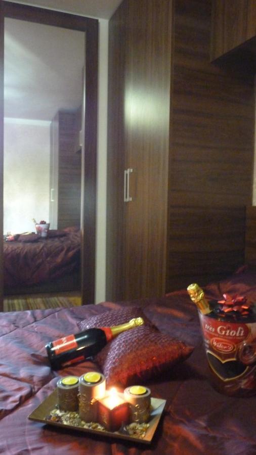 5 Apartshotel Faleza Galati Exteriör bild
