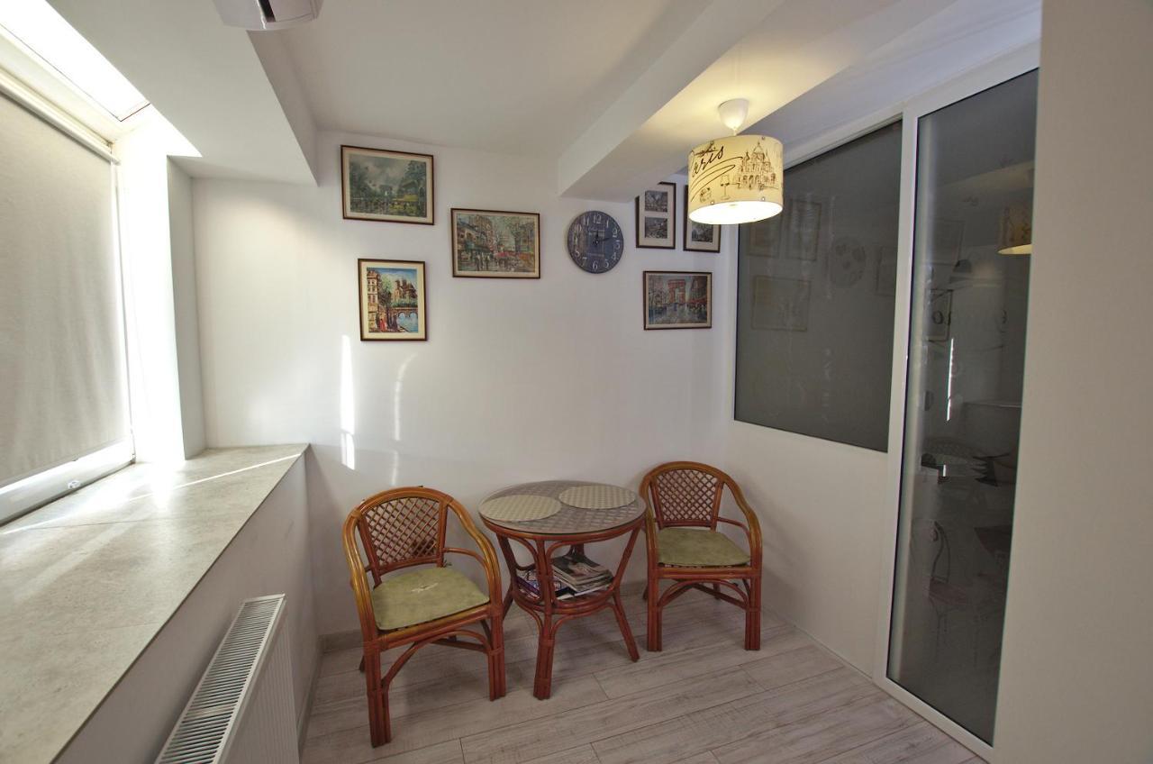 5 Apartshotel Faleza Galati Exteriör bild