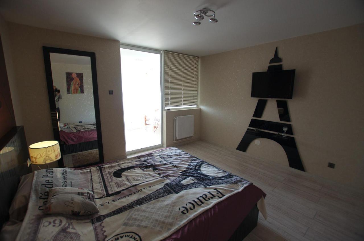 5 Apartshotel Faleza Galati Exteriör bild