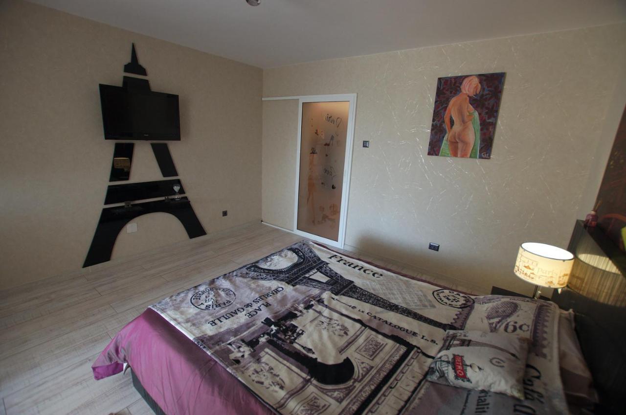 5 Apartshotel Faleza Galati Exteriör bild