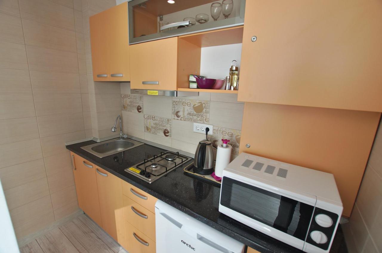 5 Apartshotel Faleza Galati Exteriör bild