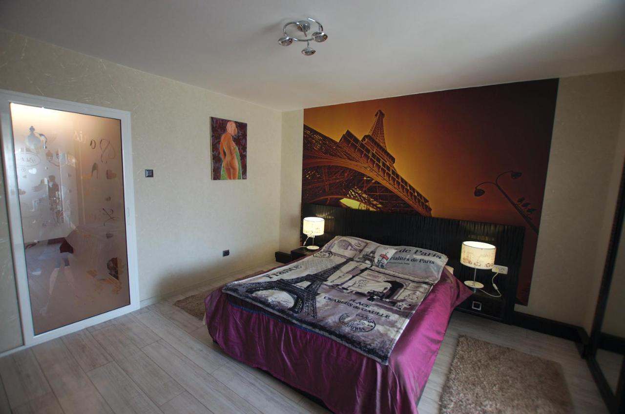 5 Apartshotel Faleza Galati Exteriör bild