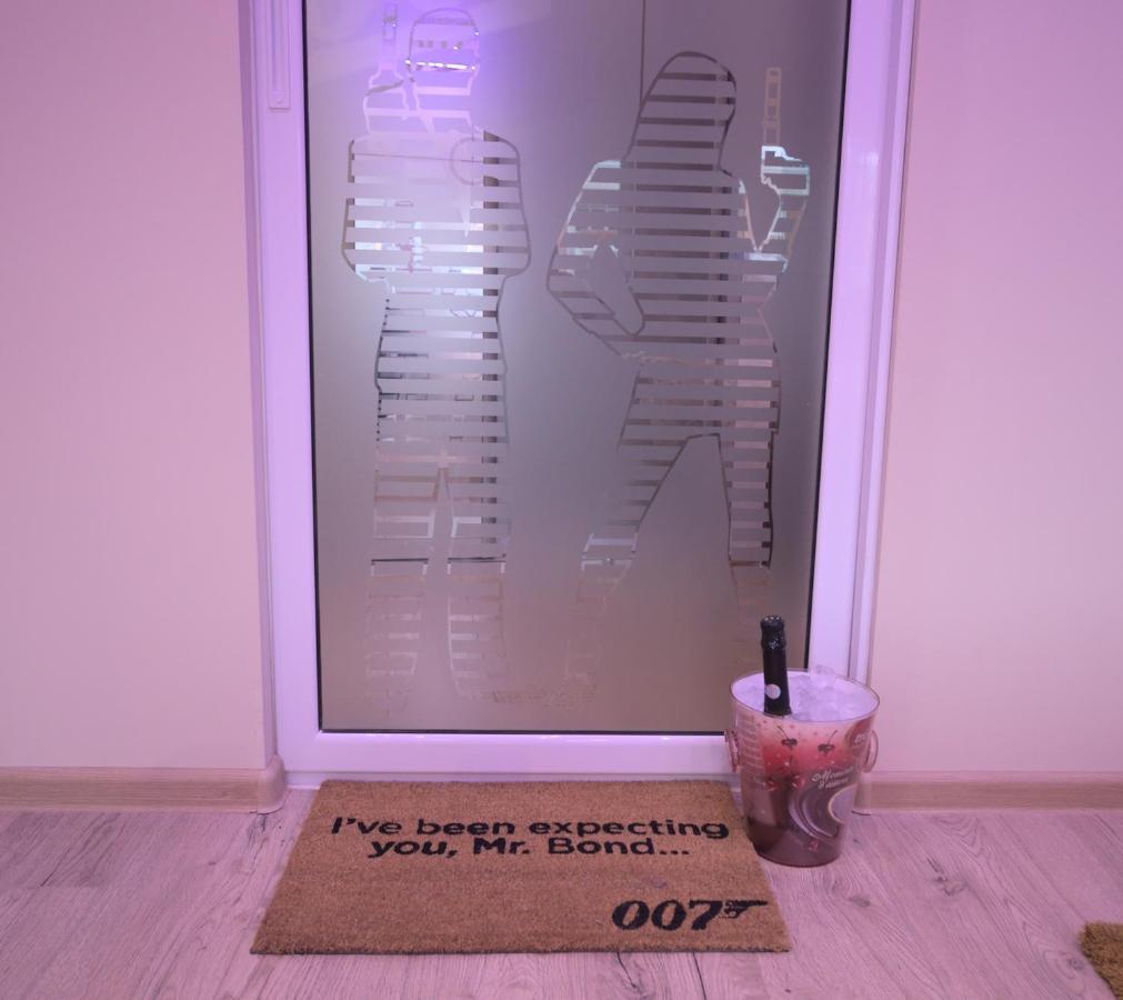 5 Apartshotel Faleza Galati Exteriör bild