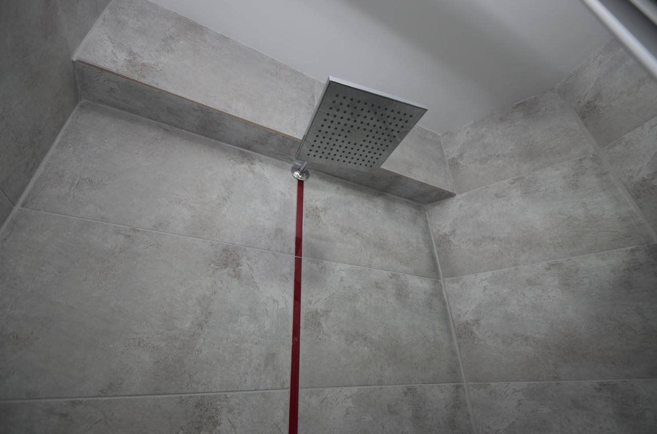 5 Apartshotel Faleza Galati Exteriör bild
