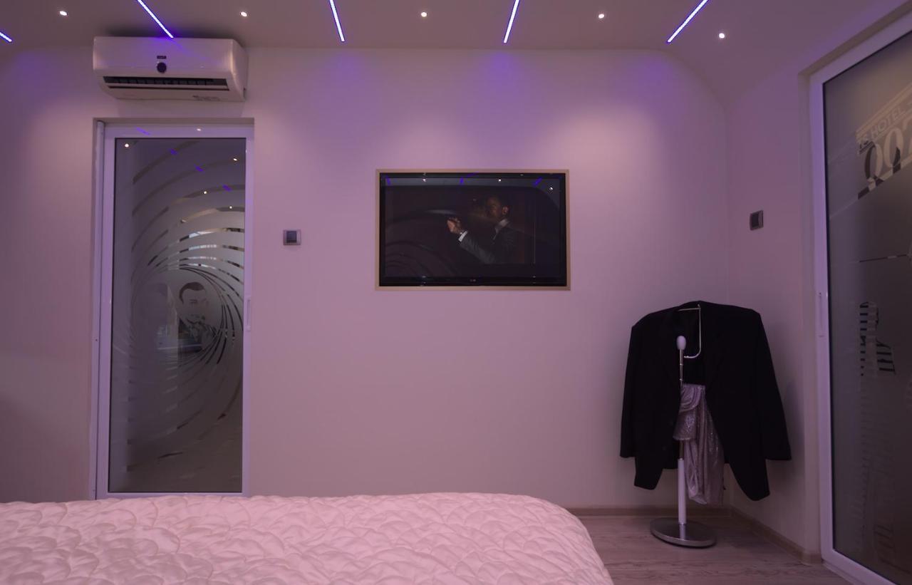 5 Apartshotel Faleza Galati Exteriör bild