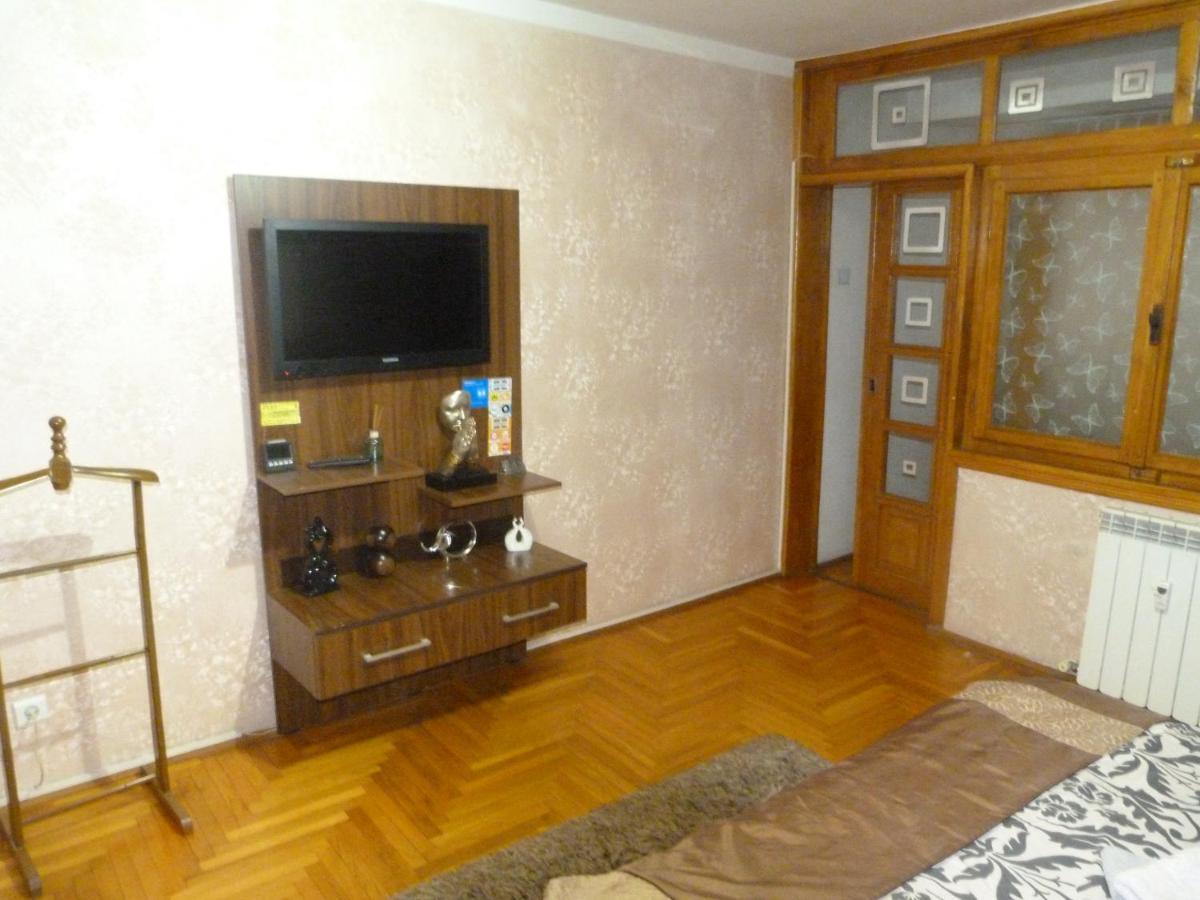 5 Apartshotel Faleza Galati Exteriör bild